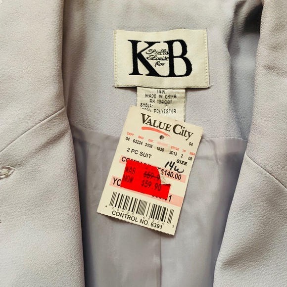 Light Grey Suit - Picture 2 of 4